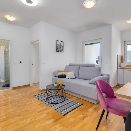 Apartment Roni + Besplatan Parking Zadar Dış mekan fotoğraf