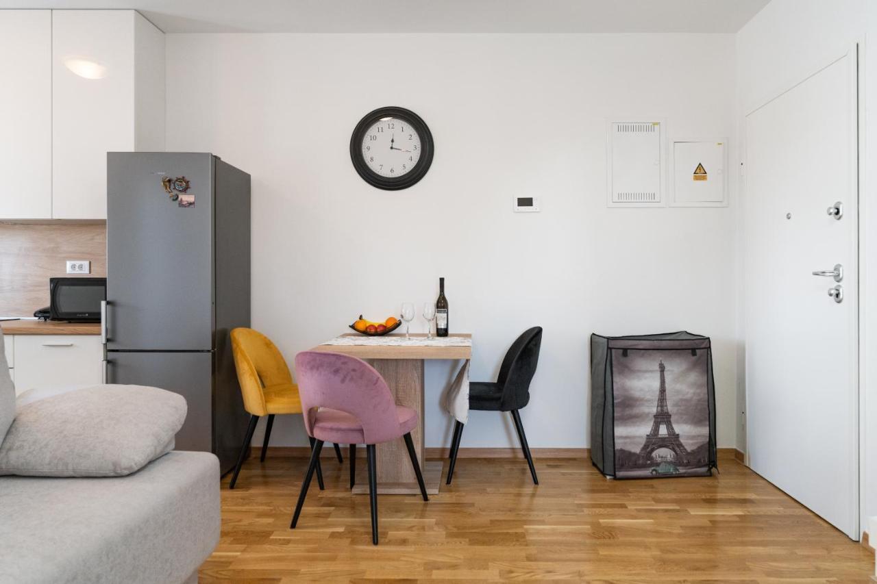 Apartment Roni + Besplatan Parking Zadar Dış mekan fotoğraf