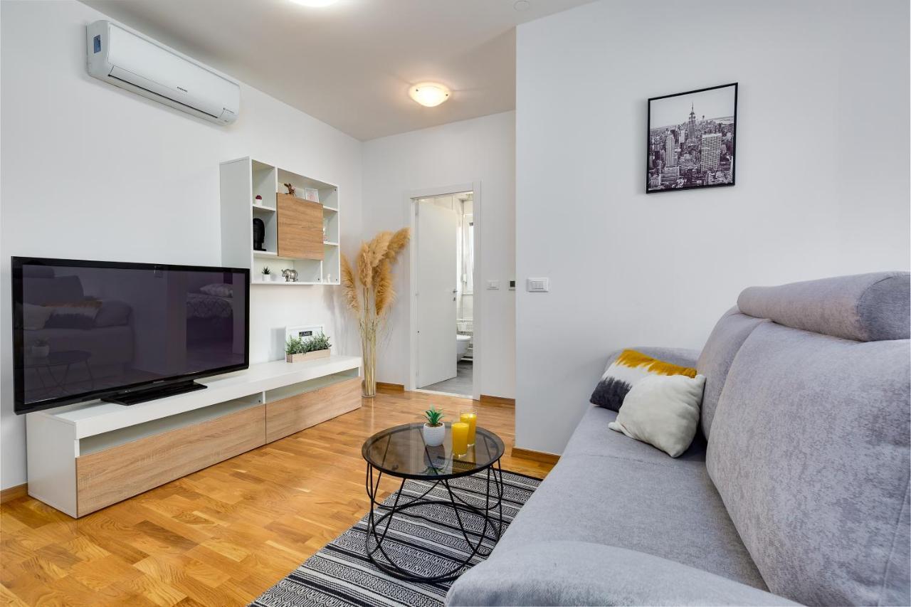 Apartment Roni + Besplatan Parking Zadar Dış mekan fotoğraf