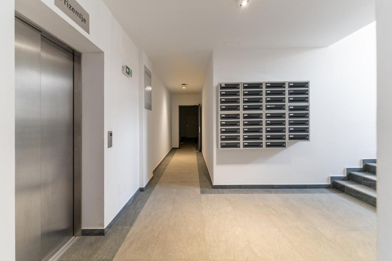 Apartment Roni + Besplatan Parking Zadar Dış mekan fotoğraf