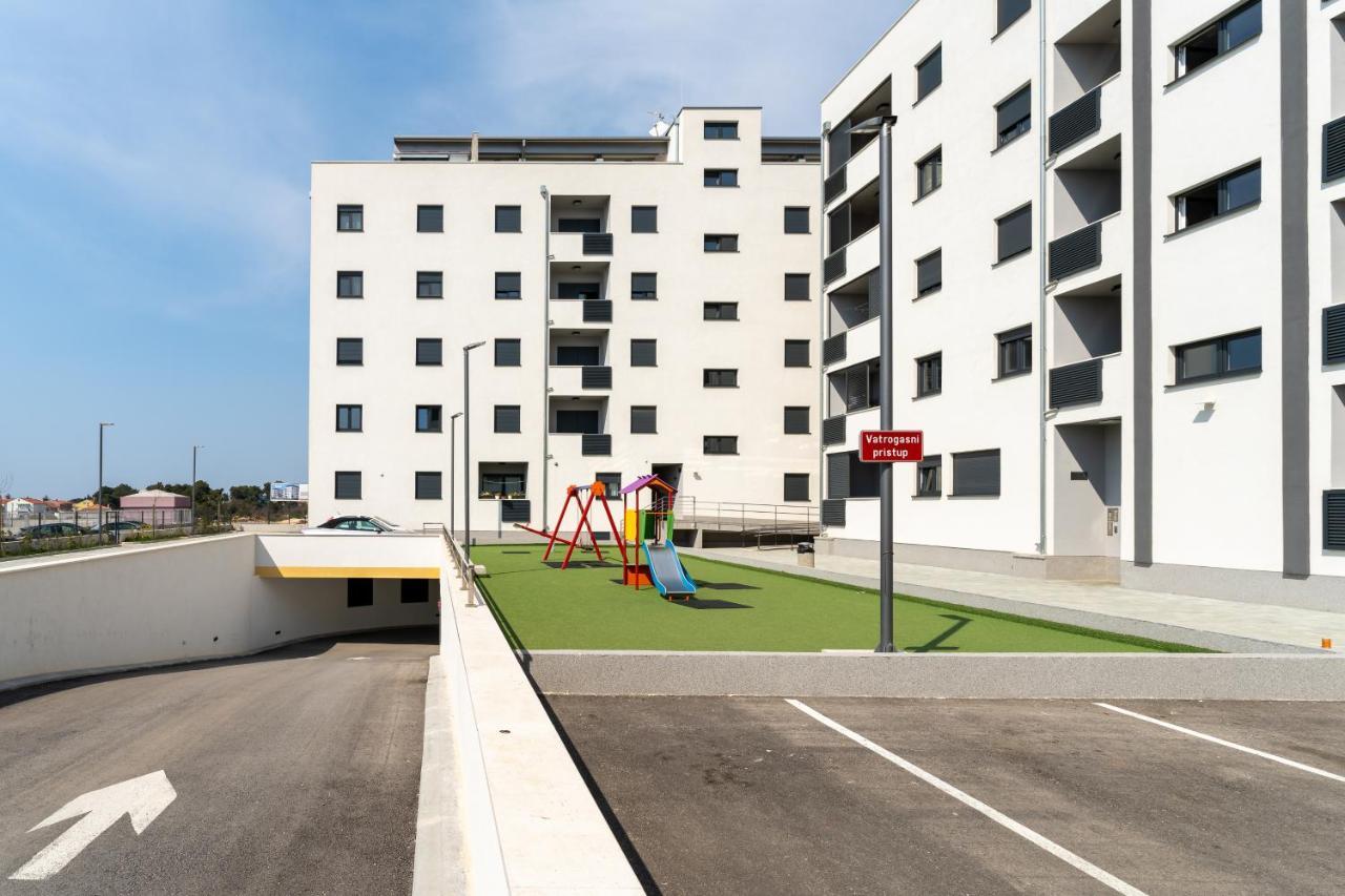 Apartment Roni + Besplatan Parking Zadar Dış mekan fotoğraf